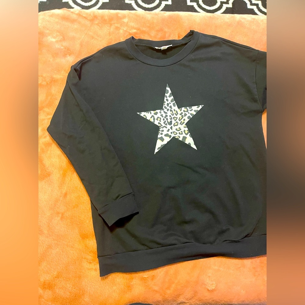 Leopard Star Black Sweatshirt